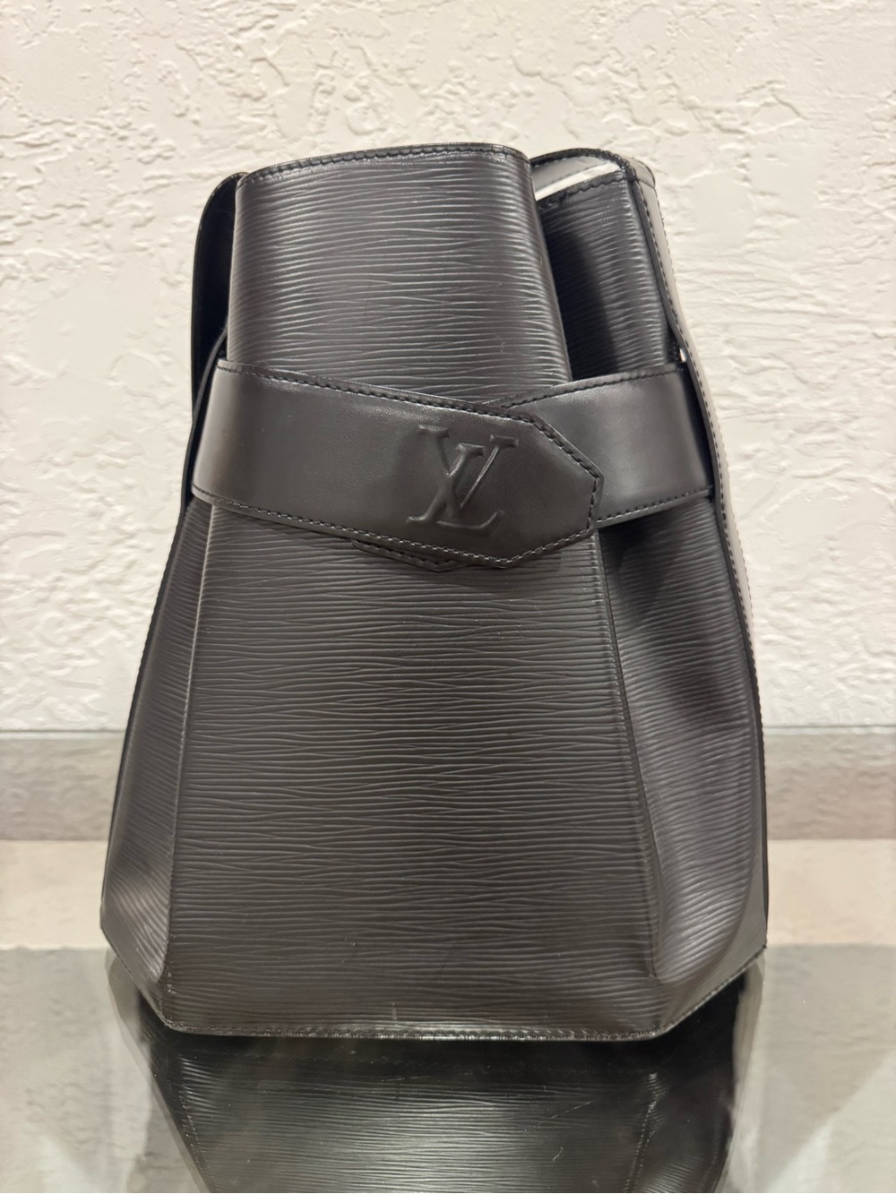 Louis Vuitton Vintage Epi Sac d'Epaule Bucket Bag